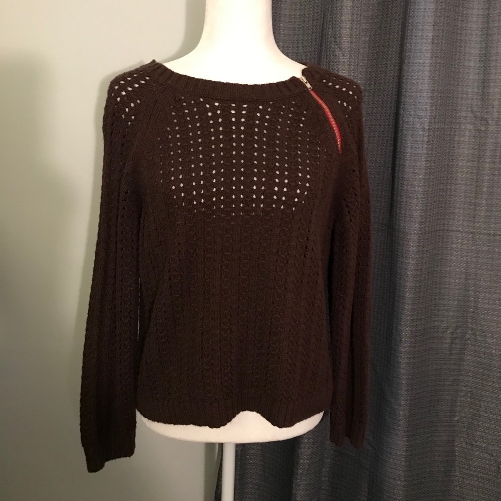 American Eagle brown sweater